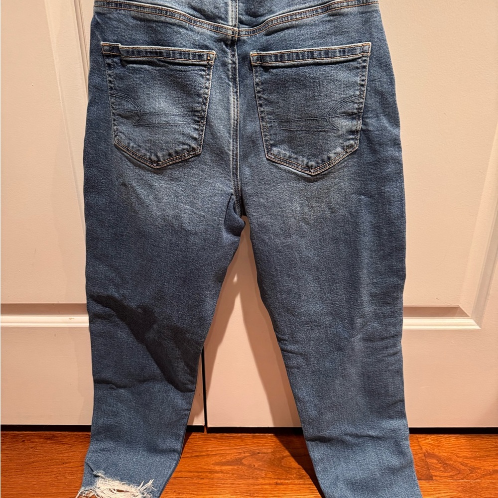 American Eagle Outfitters Light Wash Skinny Jeans with Distressed Detail - Picture 3 of 3